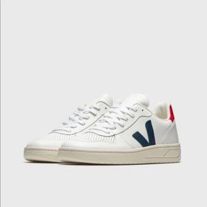 Veja V-10 Extra White Nautico Pekin Leather Sneakers Size 7